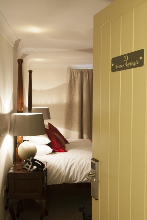 The Bishops Table Hotel Farnham  Dış mekan fotoğraf