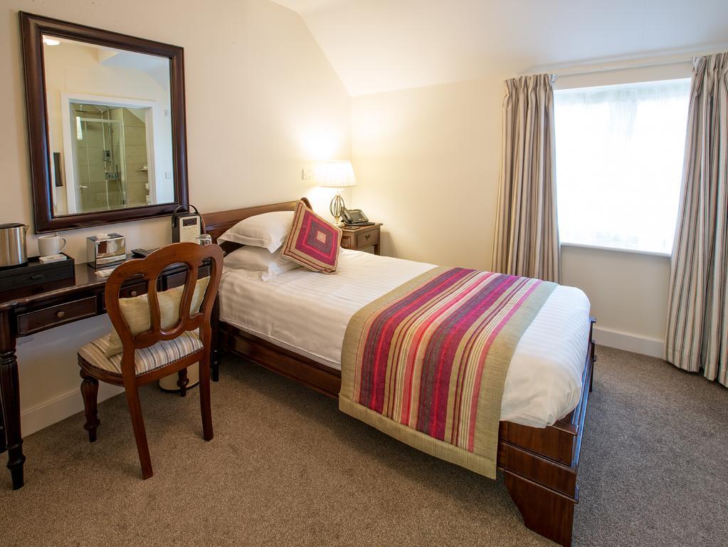 The Bishops Table Hotel Farnham  Dış mekan fotoğraf