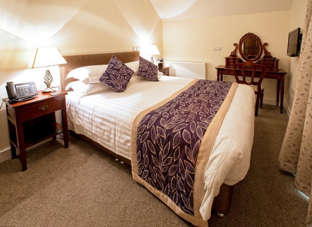 The Bishops Table Hotel Farnham  Dış mekan fotoğraf