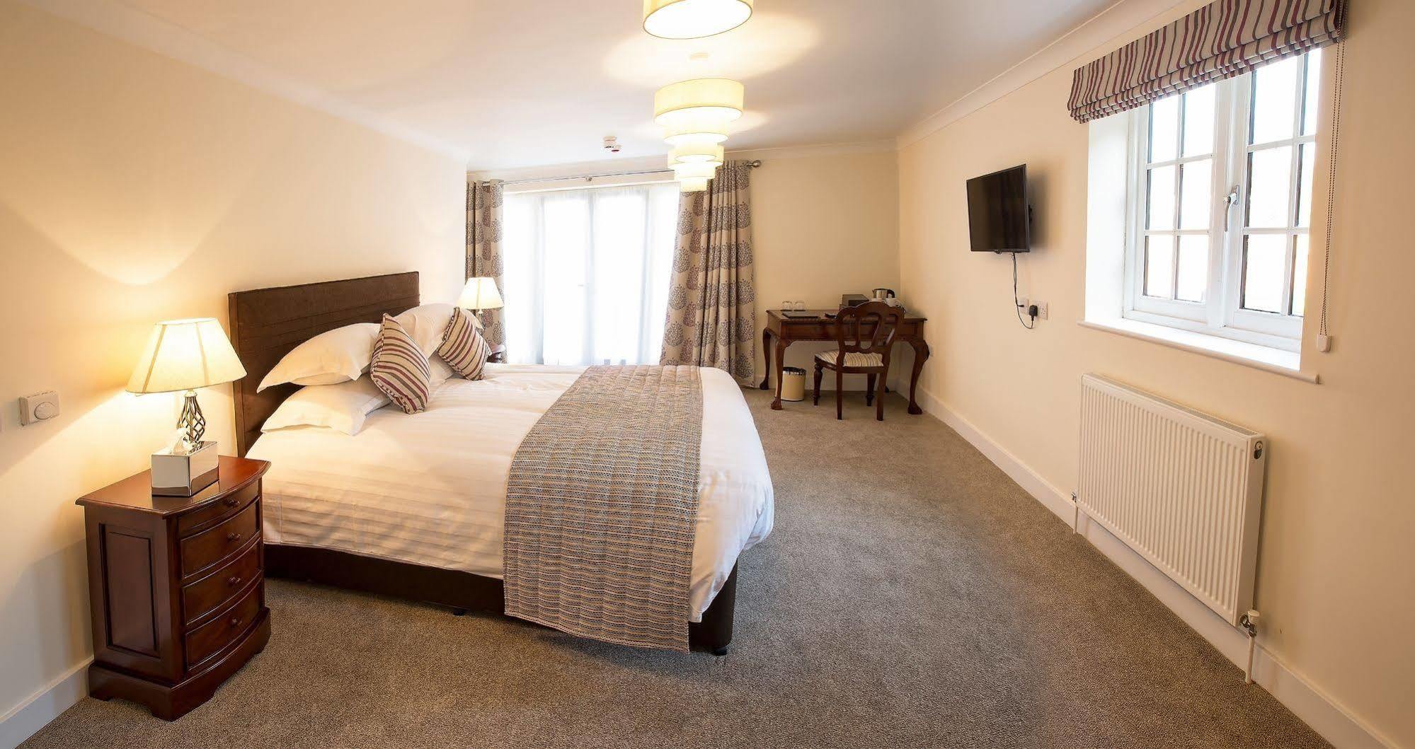The Bishops Table Hotel Farnham  Dış mekan fotoğraf