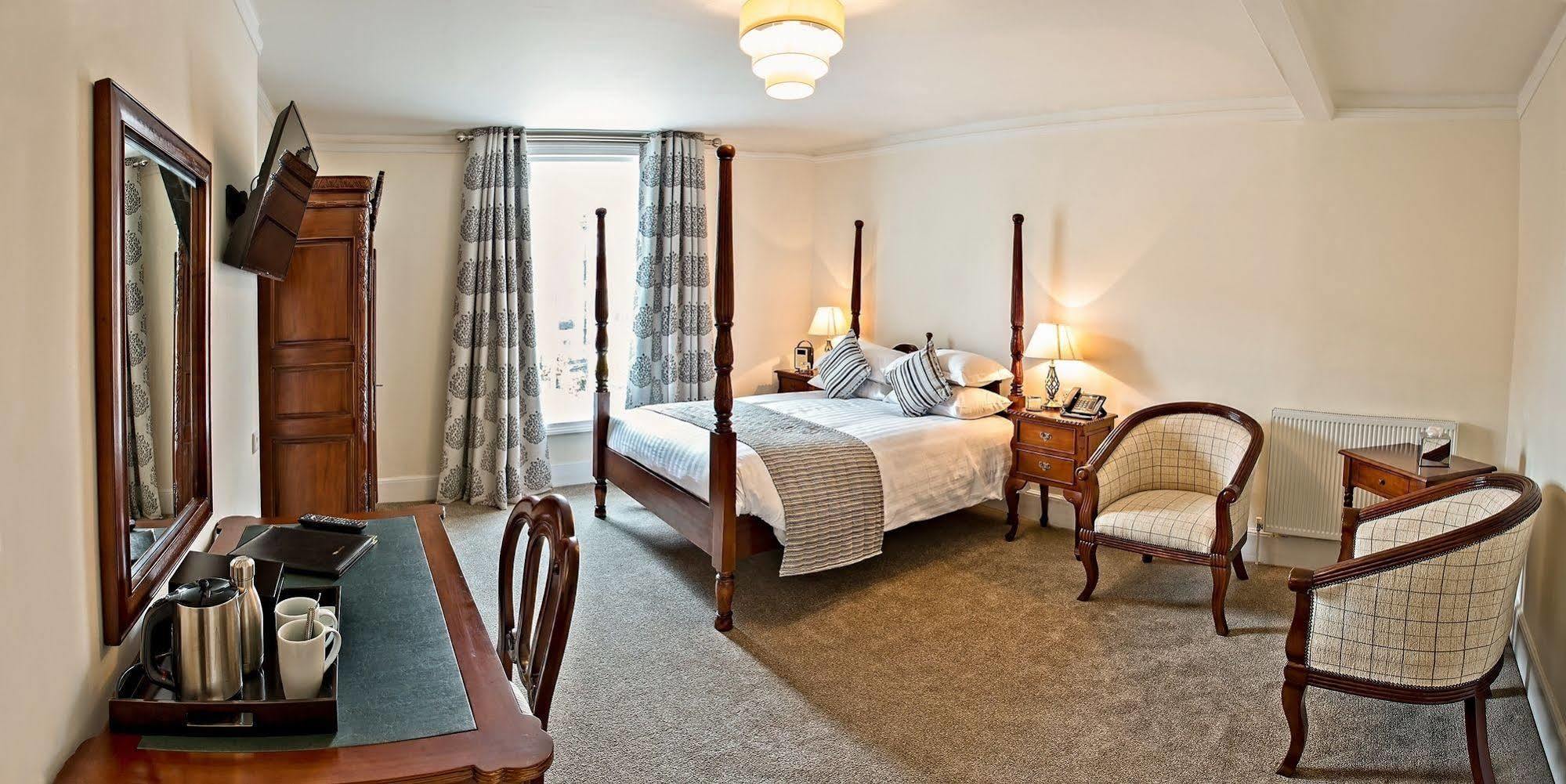 The Bishops Table Hotel Farnham  Dış mekan fotoğraf