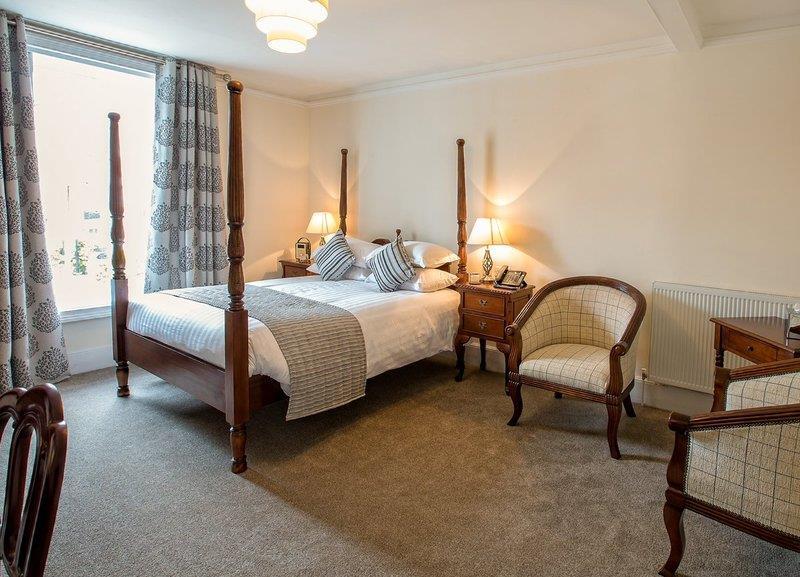 The Bishops Table Hotel Farnham  Dış mekan fotoğraf